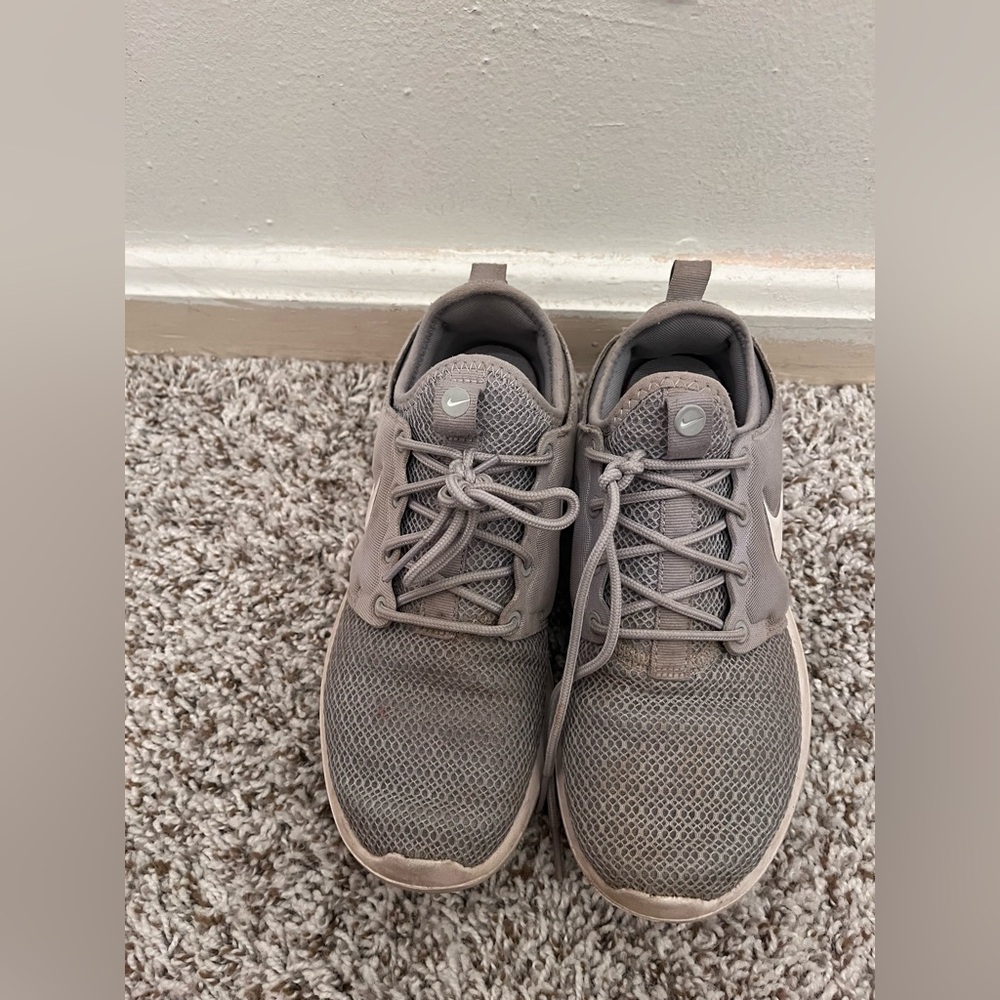 Nike Roshe Grey Sneakers Grey Women's 6.5